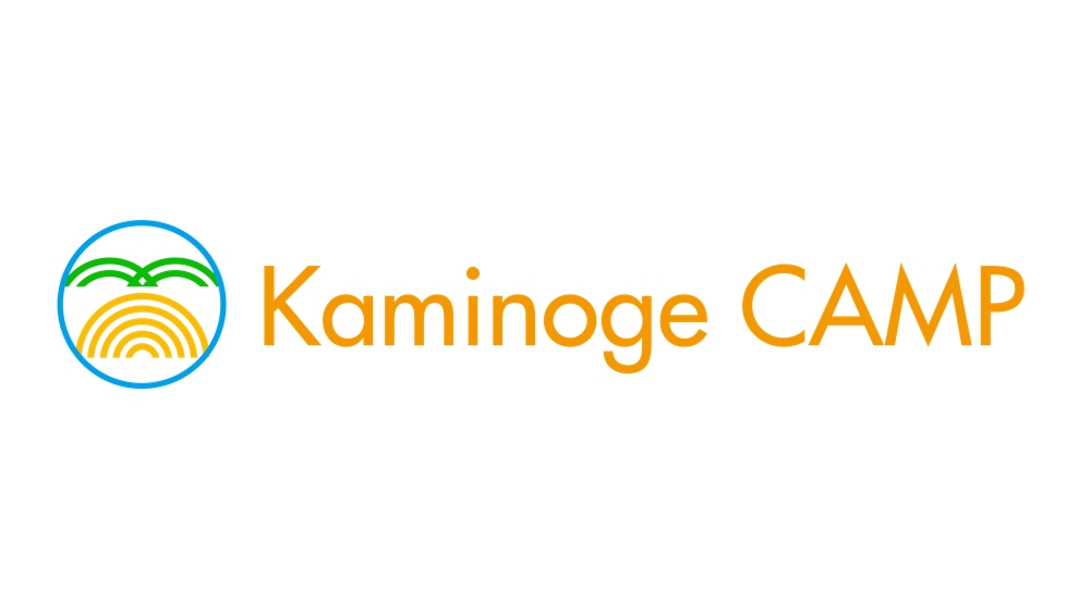 都市型グランピング場『kaminoge CAMP』のロゴ