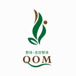 yuko asakawa (y-wachi)さんの「整体・美容整体　QOM」のロゴ作成への提案