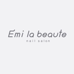 noz design (yoknoz)さんのネイルサロンの「Emi la beaute」ｴﾐﾗﾎﾞｰﾃのロゴへの提案