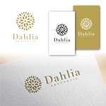 Hi-Design (hirokips)さんの高級エステサロンのロゴ　【Dahlia】への提案
