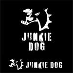 Hi-Design (hirokips)さんのペット用品メーカー、Junkie Dogのロゴ制作への提案