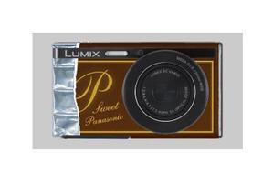 mairo (mairo3006)さんのパナソニックのデジタルカメラ「LUMIX」の外装デザインを募集への提案