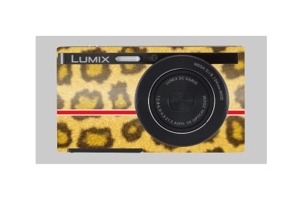 miacats (kazmia)さんのパナソニックのデジタルカメラ「LUMIX」の外装デザインを募集への提案