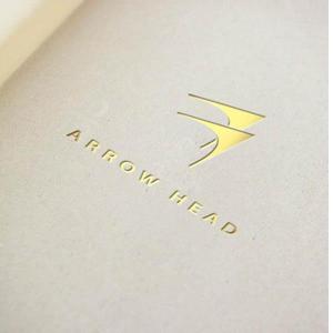 くり (curypapasan)さんのアパレルブランド「ARROW HEAD」のロゴ。東南アジア、世界に向けた展開、印象的なデザイン。への提案