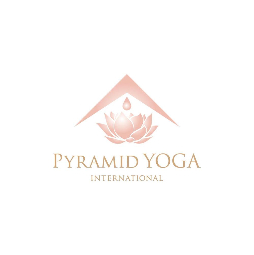 ヨガ教室「Pyramid YOGA international」のロゴ