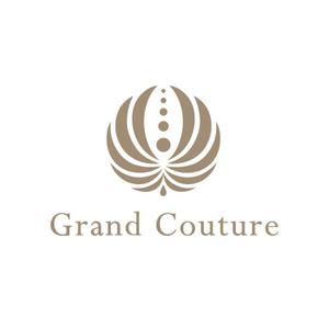 yuko asakawa (y-wachi)さんの新規オープンのウエディングドレスショップ「Grand Couture」のロゴ制作への提案