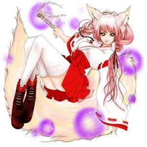 nana (runrun24)さんのゲームに登場するモンスターのイラスト(巫女モンスター)への提案
