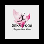 Me-deru (mederu)さんの屋号「Silky yoga」のロゴへの提案