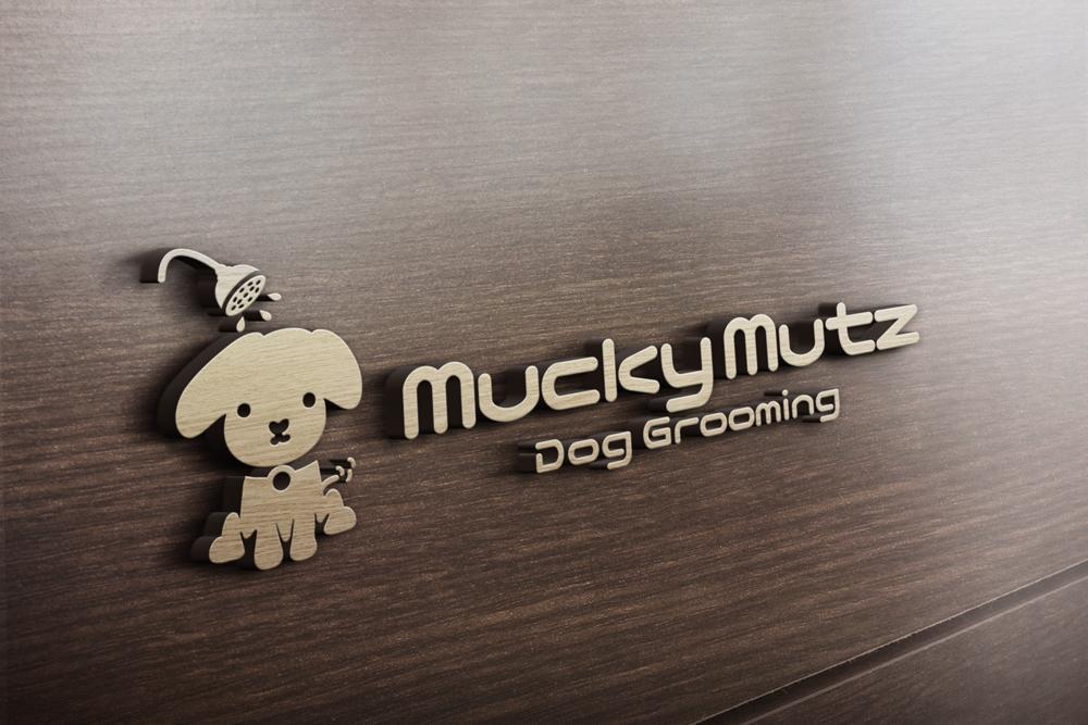 ドッグ　トリミングサロン　『Mucky Mutz Dog Grooming』の　ロゴ