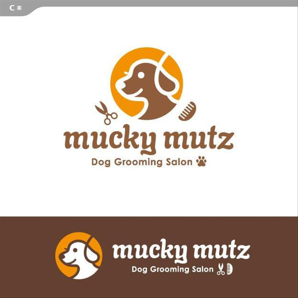 ドッグ　トリミングサロン　『Mucky Mutz Dog Grooming』の　ロゴ