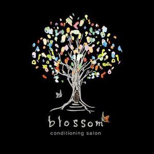 sai ()さんのおしゃれロゴの得意なクリエーター様！ リラクゼーションサロン「blossom」のロゴ作成依頼への提案