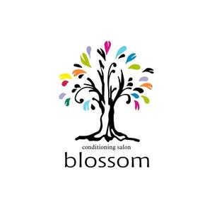 鈴木 ようこ (yoko115)さんのおしゃれロゴの得意なクリエーター様！ リラクゼーションサロン「blossom」のロゴ作成依頼への提案