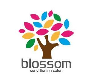 isoya design (isoya58)さんのおしゃれロゴの得意なクリエーター様！ リラクゼーションサロン「blossom」のロゴ作成依頼への提案