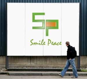 デザインオフィス　すみれ (Sumire)さんの飲食店（株）Smile Peace　会社のロゴへの提案