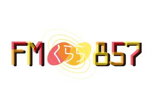 山崎猛 (SAMO)さんの新設コミュニティFM放送局（ラジオ局）「FMくらら857」のロゴへの提案