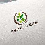 yuko asakawa (y-wachi)さんの整骨院のロゴへの提案