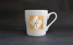 minecoco (mio_g_0331)さんのイニシャルマグカップのオリジナルデザインへの提案