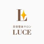 Happy Birthday (happy_birthday)さんの女性がメインターゲットの整体「美骨整体サロンLUCE」のロゴへの提案