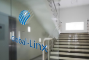 ukokkei (ukokkei)さんのインターネット 店舗販売 インテリア アクセサリー 「Global-Linx」のロゴへの提案