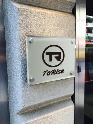 kiwa (KiWa)さんの企業　お客様に癒しの時間を提供します　株式会社　Torise（トライズ）のロゴへの提案