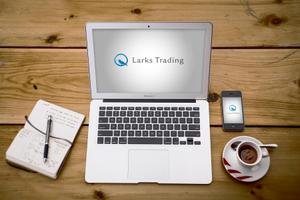 oldnewtown. (oldnewtown)さんの輸出入を行う事業の屋号「Larks Trading」のワードロゴと名刺や書類に載せるエンブレムロゴへの提案