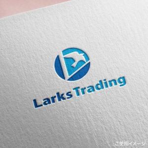 shirokuma_design (itohsyoukai)さんの輸出入を行う事業の屋号「Larks Trading」のワードロゴと名刺や書類に載せるエンブレムロゴへの提案