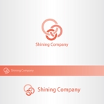 昂倭デザイン (takakazu_seki)さんの家族関係を改善する会社「Shining Company」のロゴへの提案