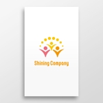 doremi (doremidesign)さんの家族関係を改善する会社「Shining Company」のロゴへの提案