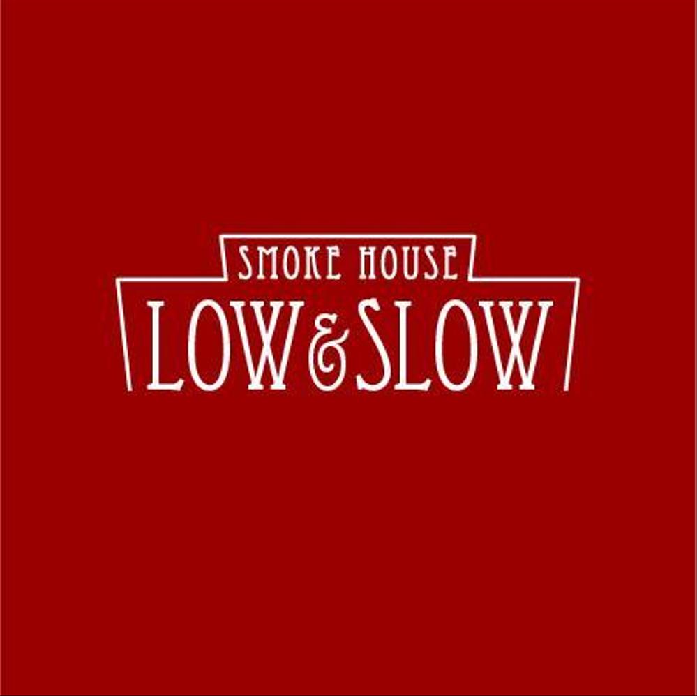 飲食店「LOW & SLOW」のロゴ