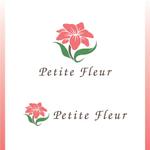 techiochan (techiochan)さんのアパレルショップサイト「Petite Fleur」のロゴへの提案