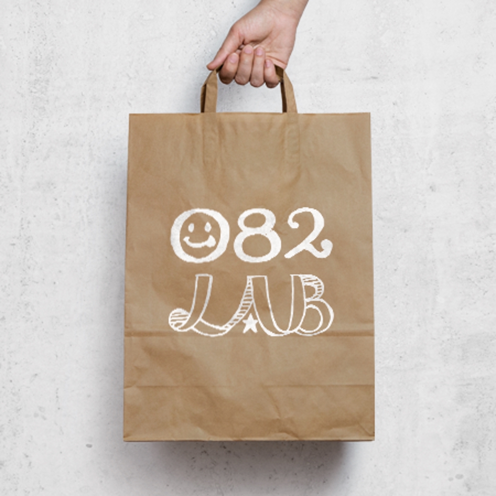 スイ－ツ専門店｢082LAB（おやつラボ）」のロゴ