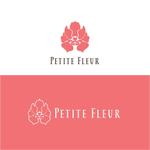 techiochan (techiochan)さんのアパレルショップサイト「Petite Fleur」のロゴへの提案