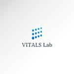 u_g (armsdesign)さんの「VITALS Lab」ロゴ制作｜人生最適化を象徴する、知的で自然体な世界観を表現への提案