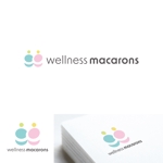 Q (qtoon)さんのウェルネス事業部「welness macarons」のロゴへの提案