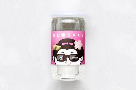 株式会社あうる (design_bread)さんの日本酒を海外に売り出すためのワンカップのデザインラベルへの提案