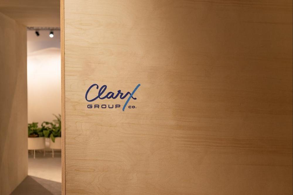 『株式会社CLARX』の新しいロゴ