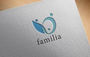 VNFdesign (late_design)さんの子育てコミュニティサロン「familia」のロゴへの提案