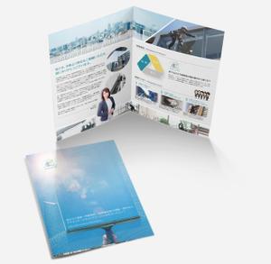 AMALGAM design (AMALGAM)さんの高所ガラス清掃業の会社案内パンフレットへの提案