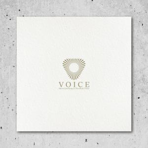 HACHIWARE (HACHIWARE)さんのエステサロン「voice」のロゴへの提案