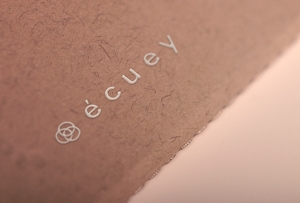 VARMS (VARMS)さんのアパレルショップサイト「écuey」のロゴへの提案