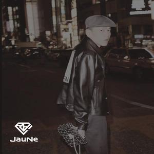 risa_Design (point607_mio)さんのアパレルブランド 「JauNe」のロゴへの提案