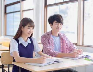 Ryu.T (ryusuket)さんの学習塾の広告に掲載する中学生や高校生（男子と女子両方）のイラストへの提案