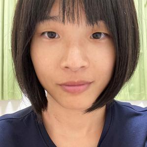 安達真理