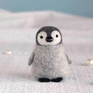 TIGA PENGUIN