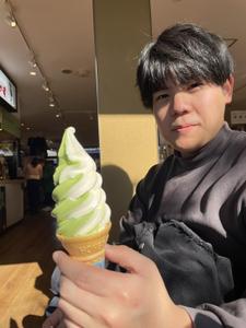 余村波輝