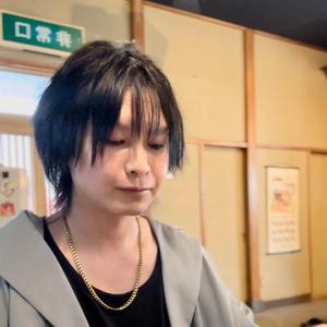 三上　一成