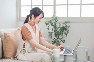 オンライン事務兼Webデザイナー