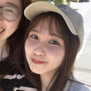成田綾