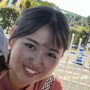 金井ひなか