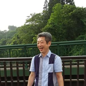 てる